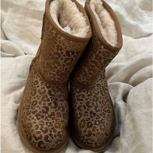 Ugg girls boots